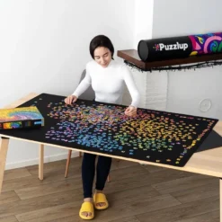Puzzlup 3000 - XXL Puzzelmat Neopreen - Zelfsluitend En Antislip - Portapuzzle Met Luxe Opbergtube - Tot En Met 3000 Stukjes - 95 X 150 Cm -Puzzels Verfijnd Winkel 550x550 229