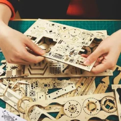 Robotime Modelbouwpakket V8 Gp Car 19 X 8 Cm Hout 220-delig -Puzzels Verfijnd Winkel 550x578 4